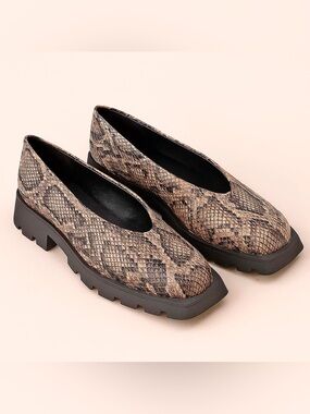 NEW Katy Perry The Daarling loafer 9 darling lug sole snake print slip on